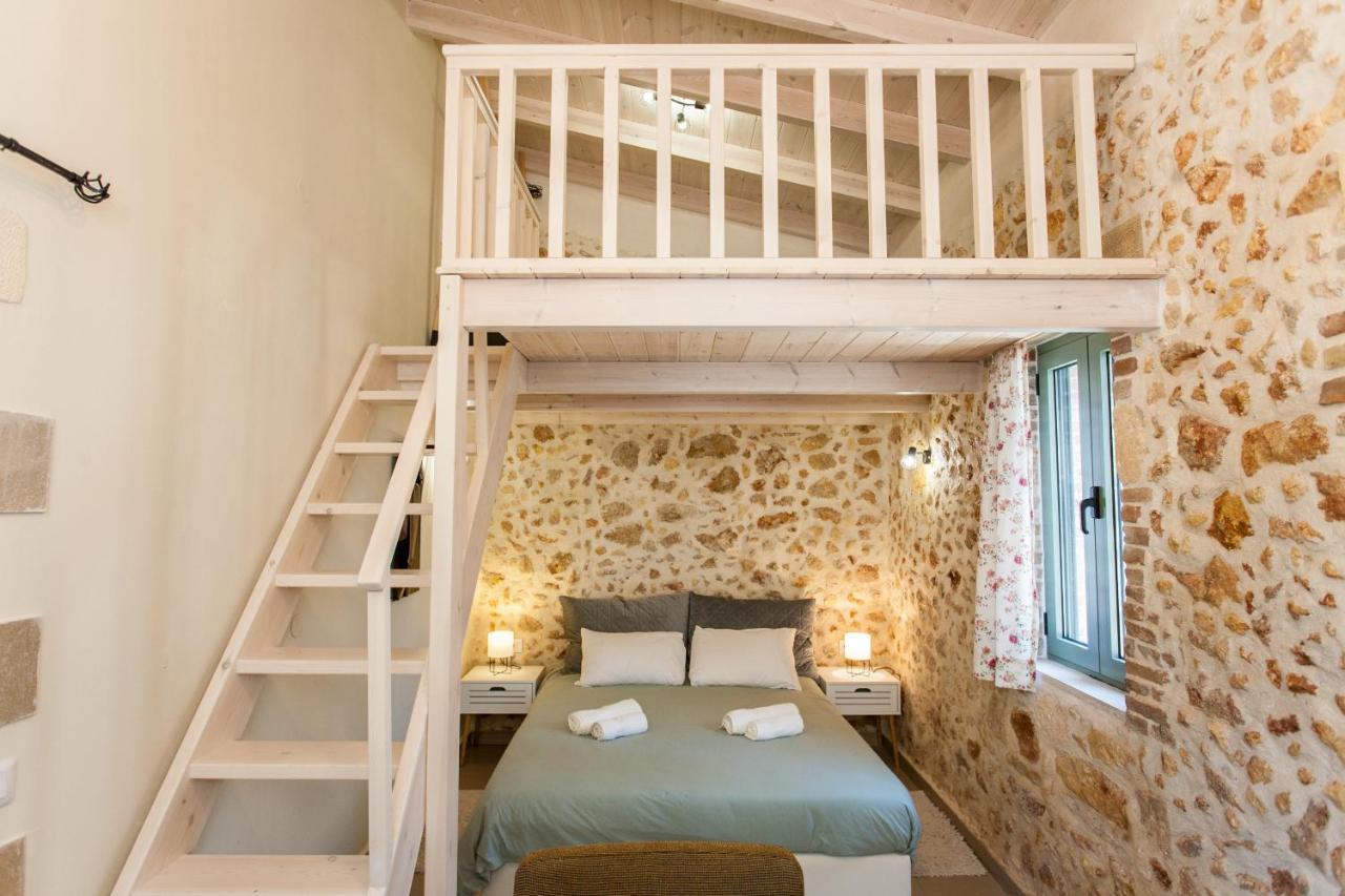 Casa Athelia: Traditional Home, Local Neighborhood Hébergement de vacances *